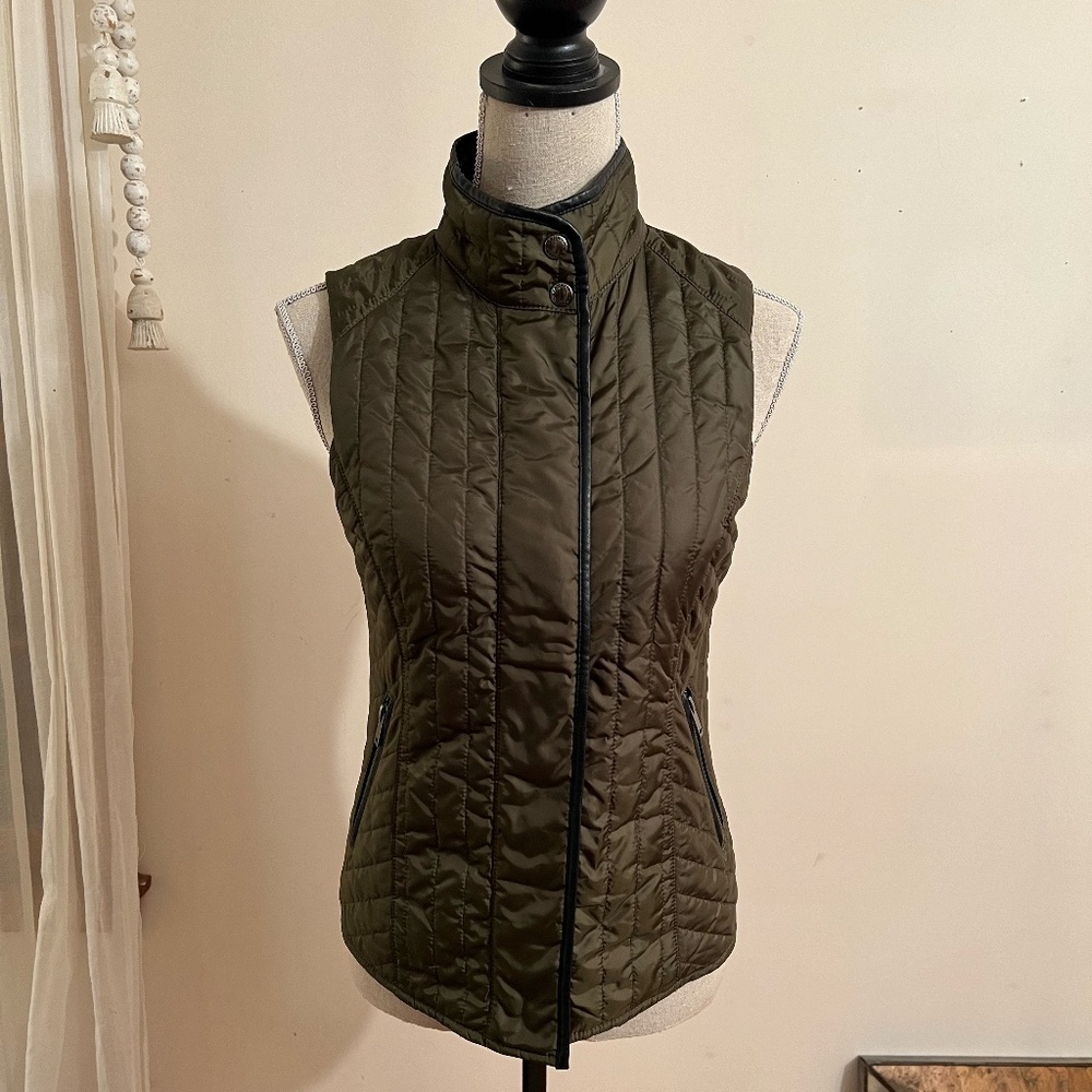 Banana Republic Olive Green Quilted Vest w/ Black Leather Trim Size XS Barbour